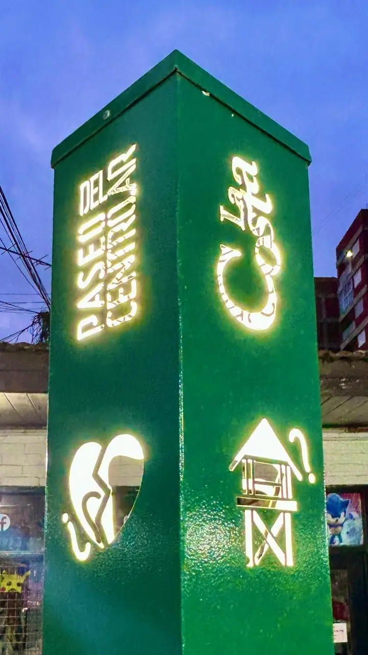Tótem físico del Juego de las Calles en el Paseo del Centro